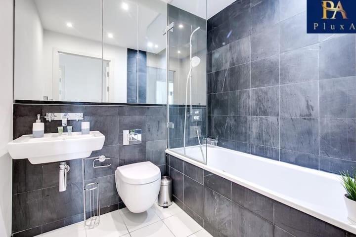 Pluxa Azure Cubic - Azure Cityview, Corporate Stays Welcome برمنغهام المظهر الخارجي الصورة